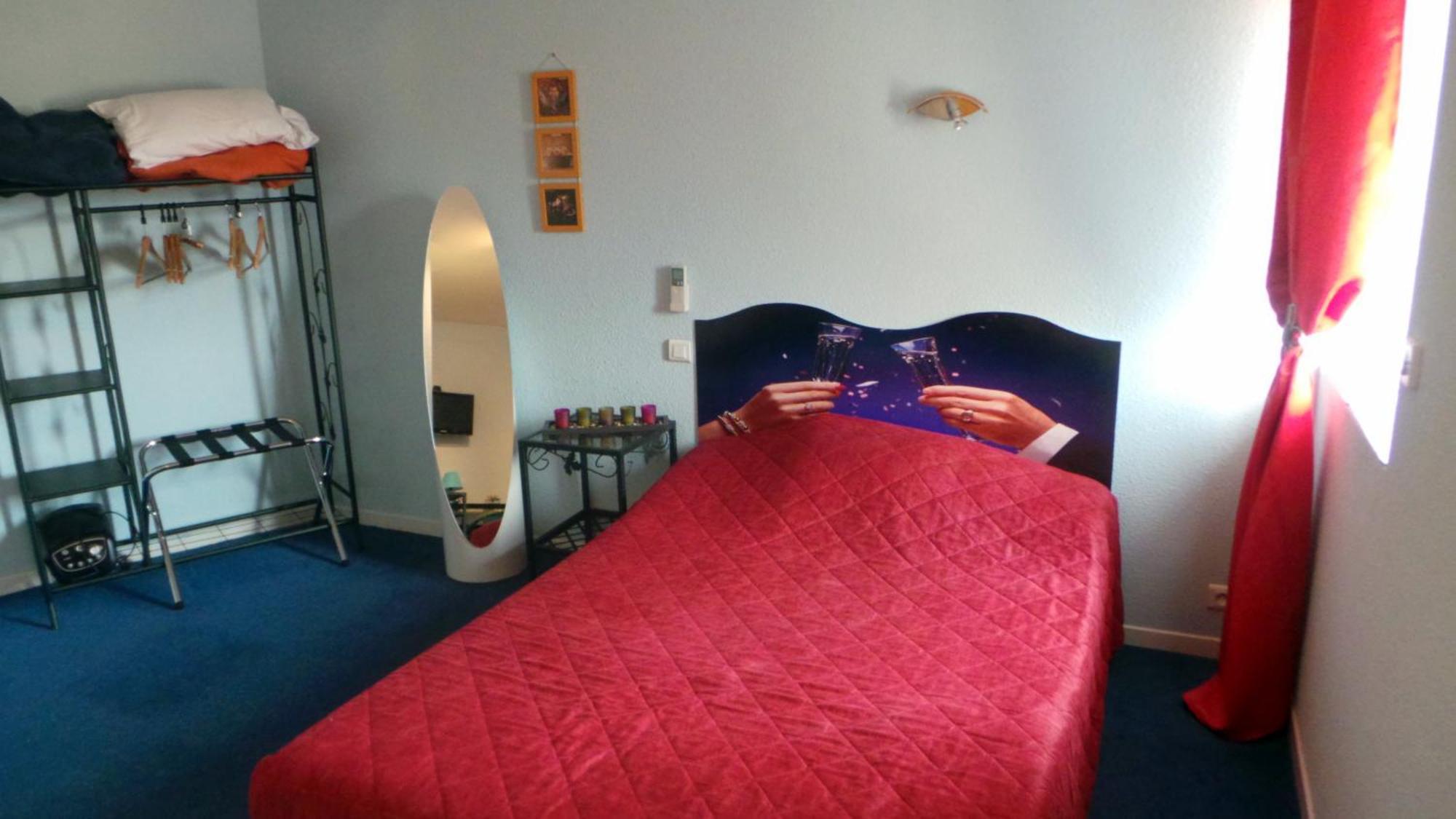 Hotel Le Gambetta Carmaux Oda fotoğraf